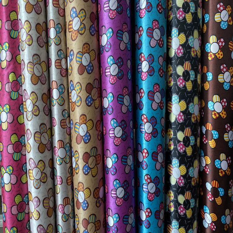 The color-printed series of luggage, cosmetic bags, handbags and various outer packaging materials are in abundant stock for wholesale and retail detail image 1