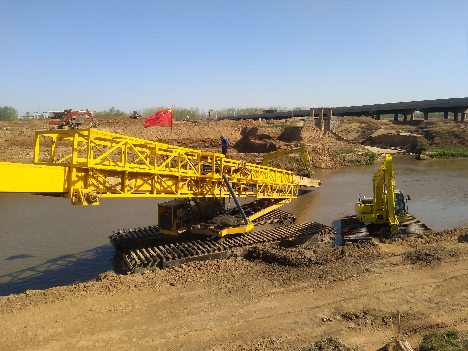 水陆两用挖掘机厂家直销