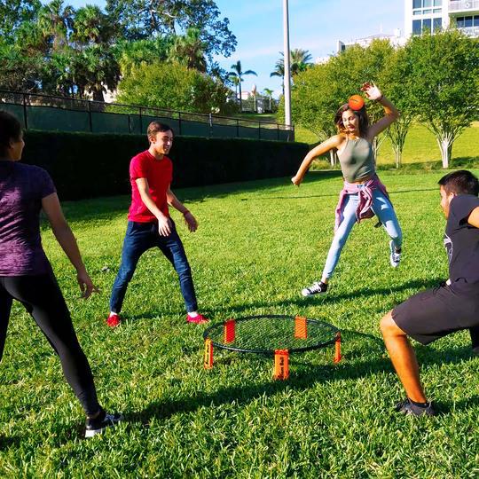 throwing-slam-ball-with-friend