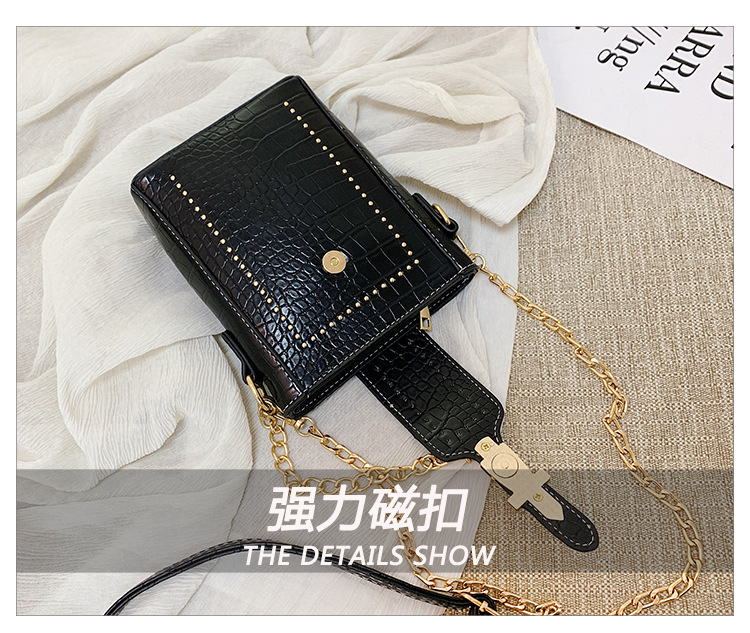 New Trendy Wild One-shoulder Messenger Chain Crocodile Pattern Mobile Phone Bag display picture 42