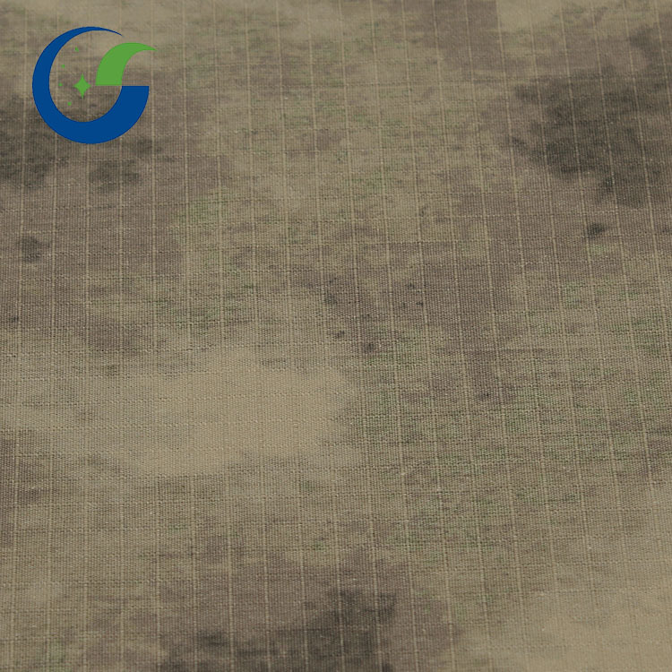 24S涤棉迷彩印花服装面料 耐磨吸汗迷彩印花涤棉布