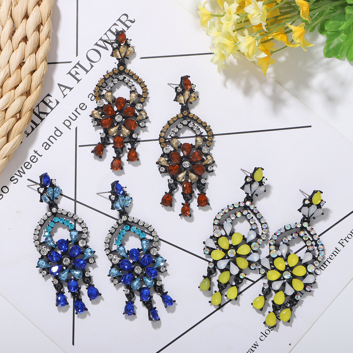 Fashion Water Drop Flowers Exaggerated Earrings Nihaojewelry Wholesale Diamond Earrings display picture 4
