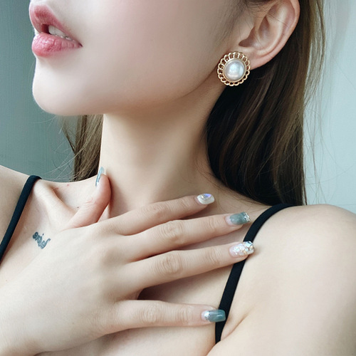 silver needle Pearl Earrings geometric Round Earrings Xiaozhong ear jewelry earclip