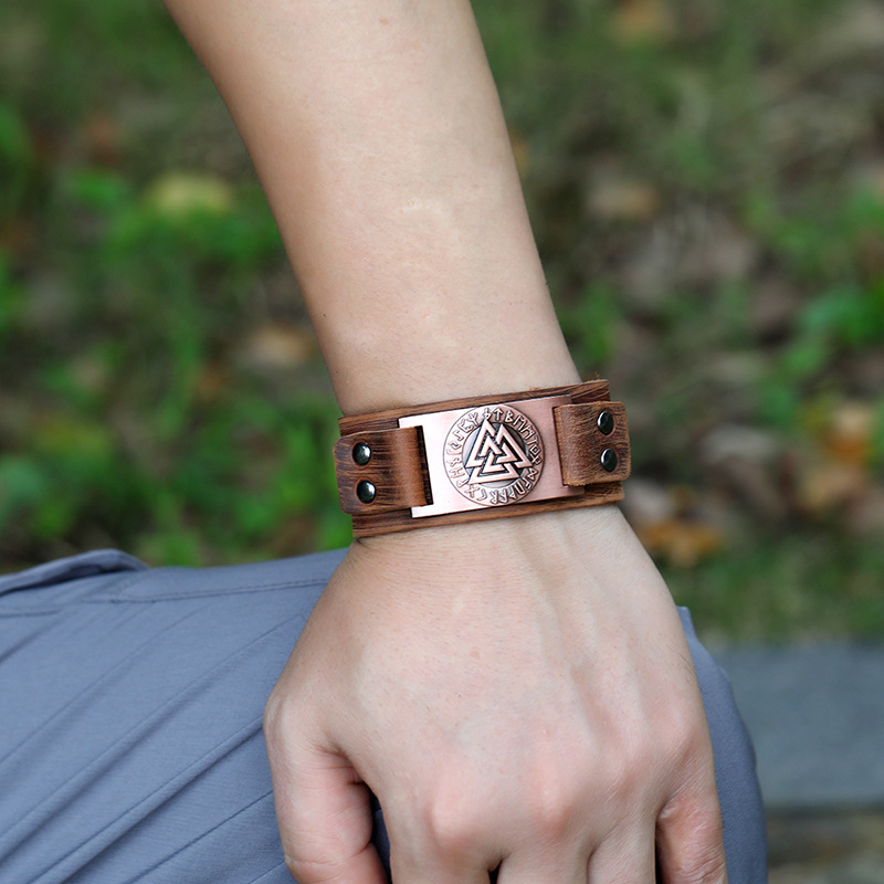 Retro Totem Leather Bracelet display picture 9