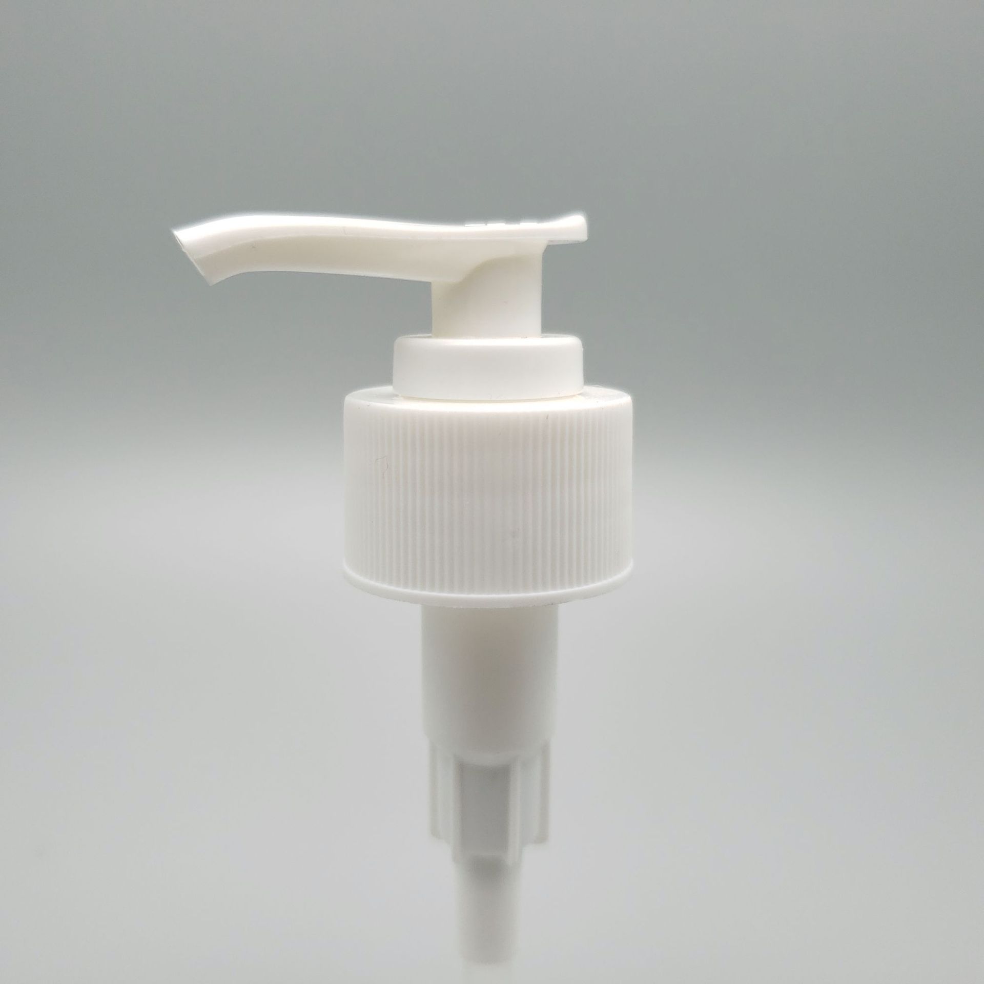 供应乳液泵、泵头、塑料化妆品、塑料化妆瓶等 物美价廉