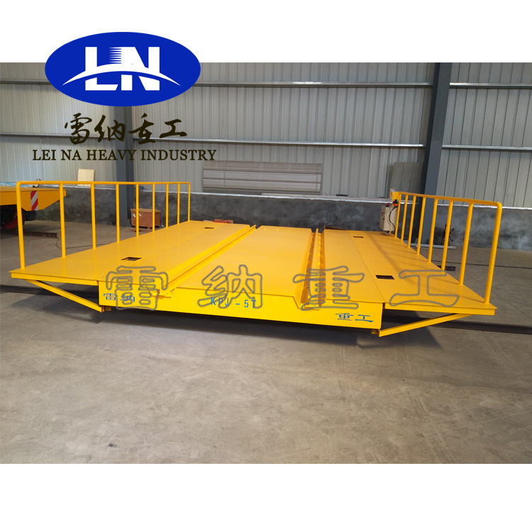 定制工厂摆渡轨道电动地平车 遥控自动重型厂区轨道运输车台车