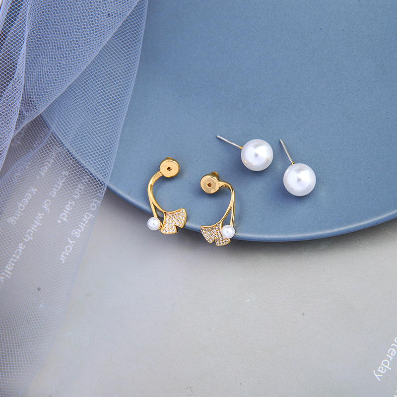 Exquisite S925 Silver Fashion Pearl Earrings display picture 4