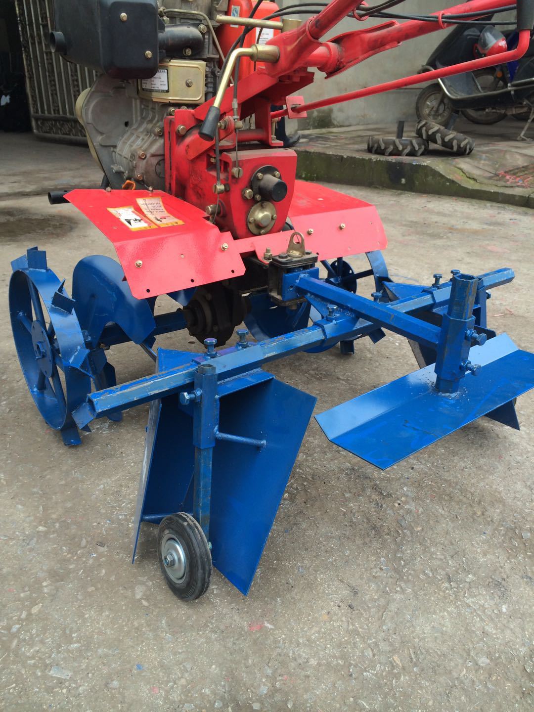 178F186F188F192F柴油微耕机可以耕地 除草 打田 开沟 筑埂 起垄