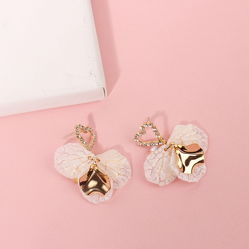 12g Weight Earrings Classification Wedding, Travel, Birthday, Festival Occasion Women'S Gender INS Style Style Gold Color Fashion New  Love Pearl  Earrings 4