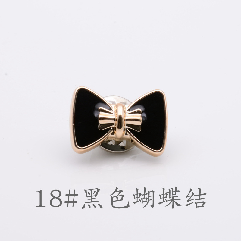 With bow, black