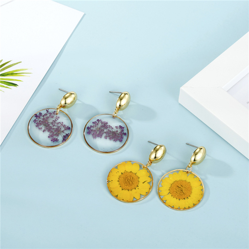 Jewelry Dried Flower Earrings Resin Earrings Eternal Flower Earrings Epoxy Chrysanthemum Earrings display picture 5