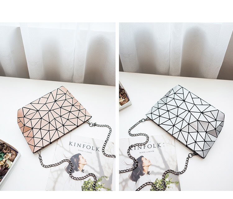 2023 New Matte 5 * 8 Geometric One Shoulder Borsa da donna Versione coreana Fashion Cross Fold Leggero Lingge Borsa piccola_voghion.com