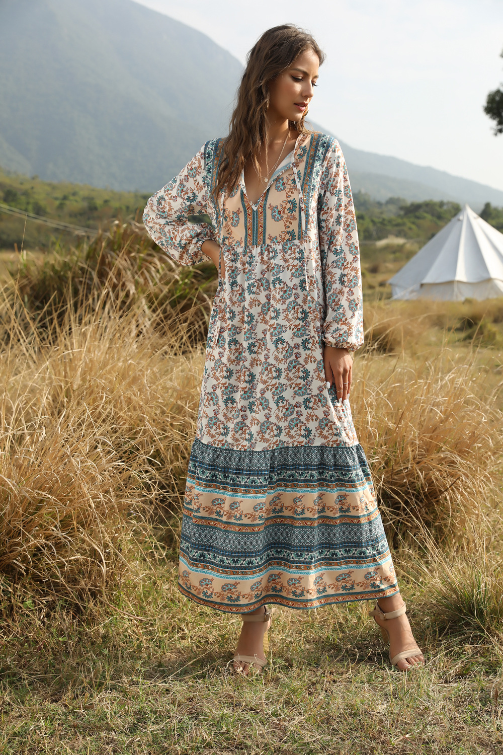 Vestido largo de manga larga suelta con estampado bohemio y cordones NSDF1494