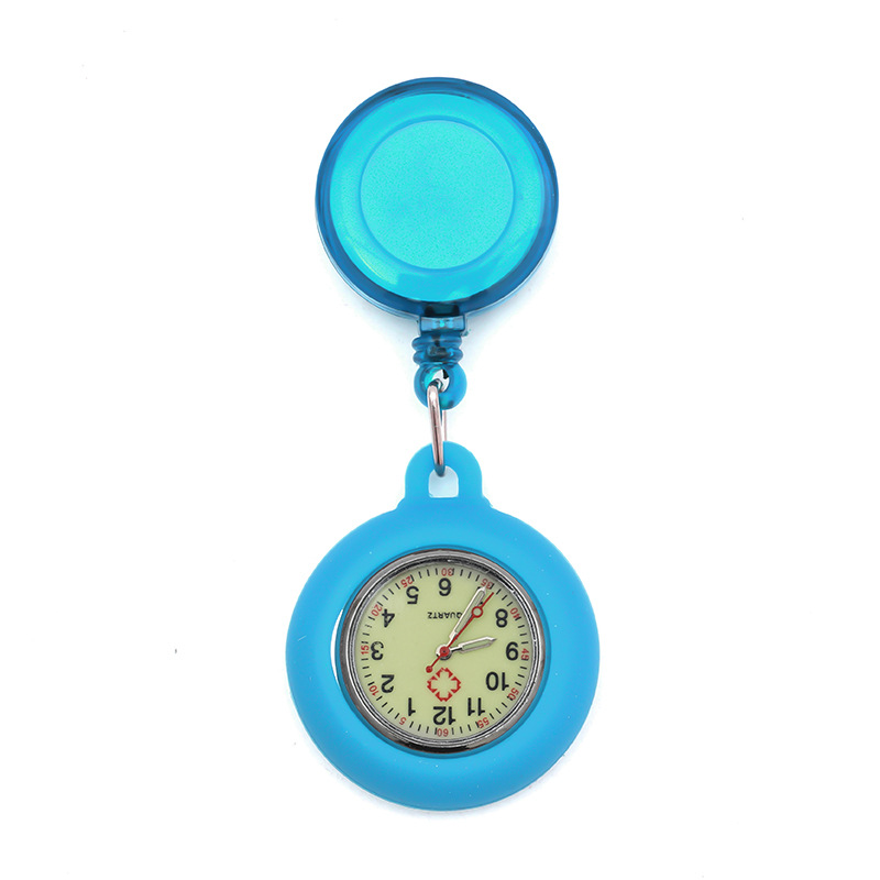 Reloj de bolsillo médico fácil de tirar hebilla reloj de pecho de superficie de color de silicona al por mayor Reloj de enfermera retráctil luminoso reloj de examen de estudiante femenino reloj colgante