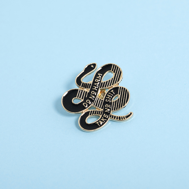 Broche Nuevo Estilo Broche Creativo Europeo Y Americano No Hacer Daño Take No Hollow Python Denim Badge Venta Al Por Mayor Nihaojewelry display picture 9