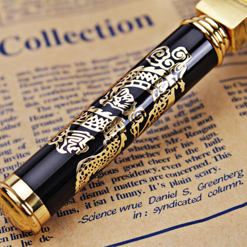 Best-selling style 9.9 yuan dragon pattern handle handheld magnifying glass 10x 100MM night market stall reading magnifying glass
