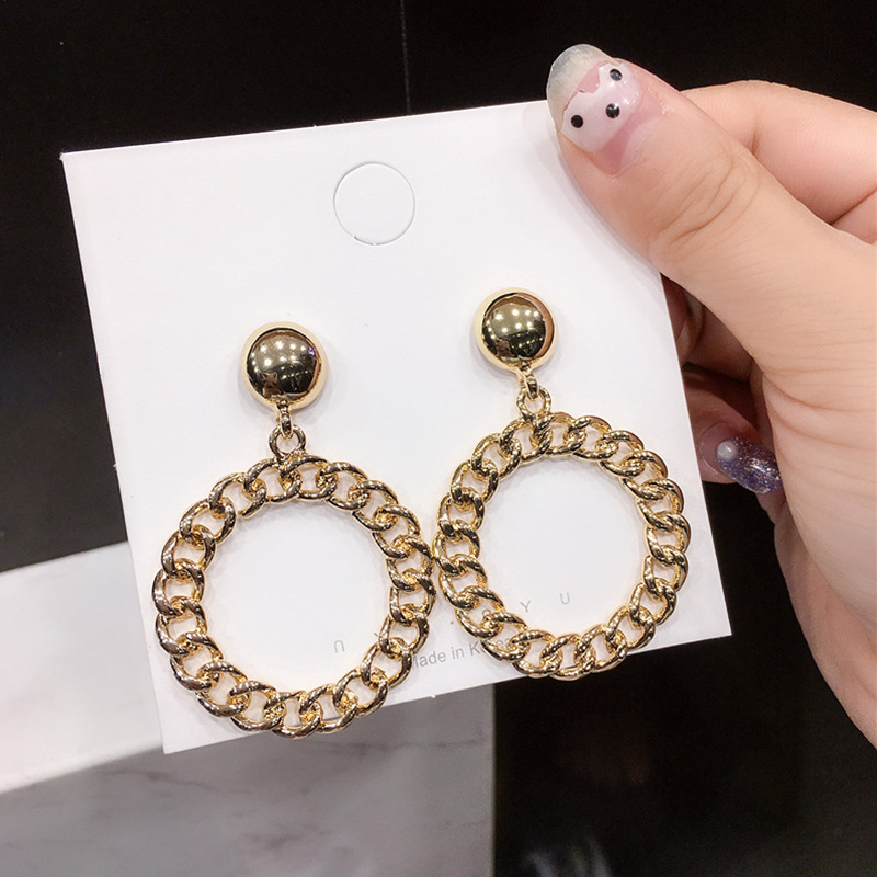 Design Sense Earrings Retro Temperament Personality Simple Circle Chain Tide Fashionable Gold Earrings Wholesale Nihaojewelry display picture 7