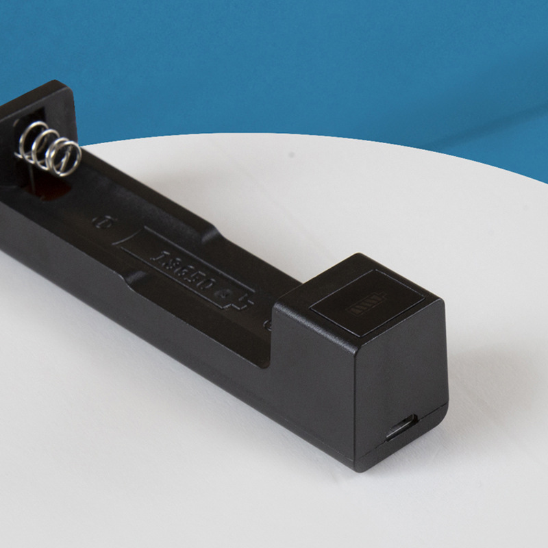 USB18650锂电池充电器 4.2V500MA 手电筒头灯电池单槽座充 跨境
