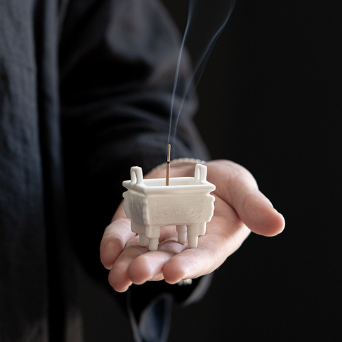 Creative mini ceramic aromatherapy stove Zen small ornaments home tea room tea desktop household wire incense burner incense holder
