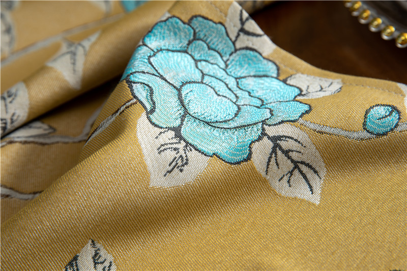 Runner da tavola moderno e minimalista interamente in poliestere per tavolino da caffè, scarpiera, mobile TV, con nappe, realizzato su misura in poliestere_voghion.com