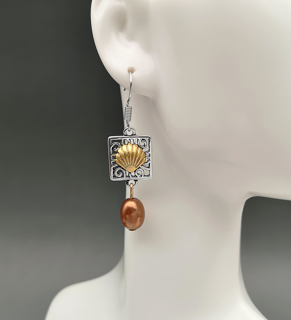 Bohemia new antique pearl earrings European and American fashion gold coffee pearl pendant necklace