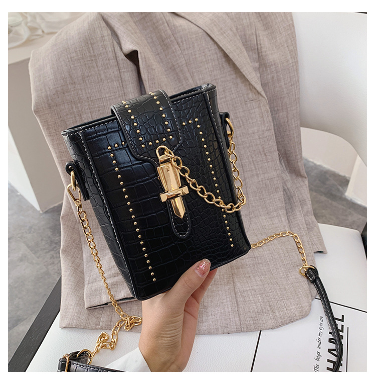 Neue Trendige Wilde One-shoulder Messenger Chain Krokodil Muster Handytasche display picture 58