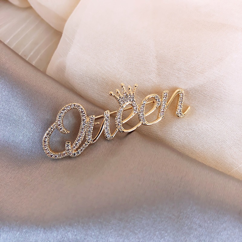 Spilla lettera lusso accessorio di moda alta gamma per donna_voghion.com