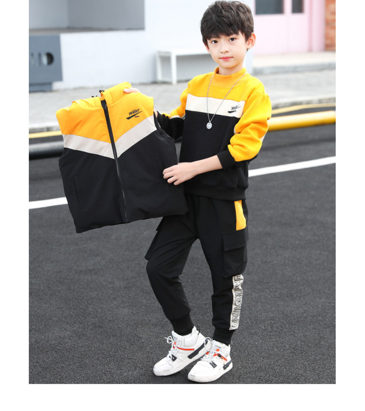 The 2022 new autumn and winter collection for boys is a trendy sporty and stylish three-piece hoodie set for boys with added fleece and thickened layers pic 20