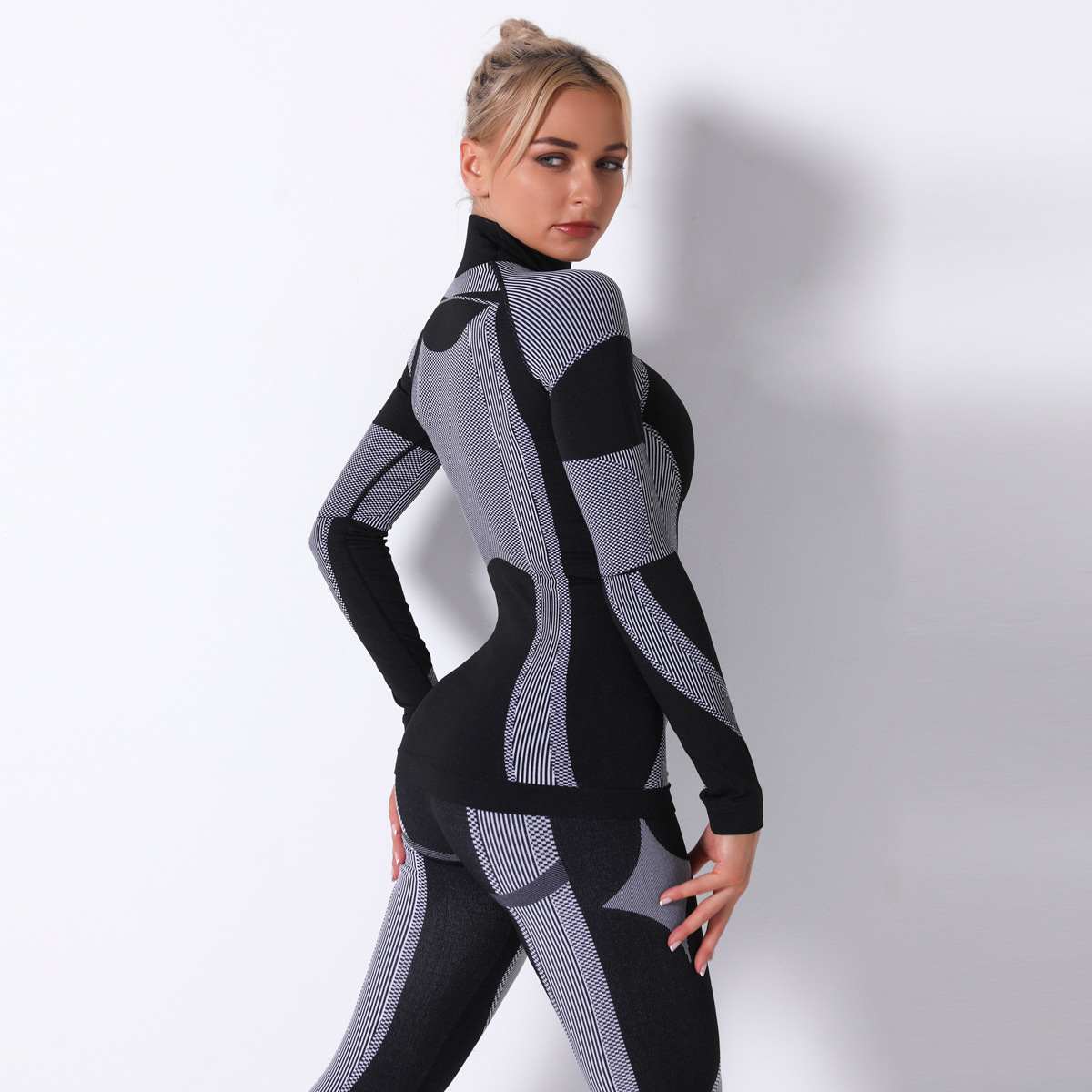 Dametøj Internet berømthed sømløs strikket sexet stribet hurtigtørrende yogatøj langærmede toppe sport løb fitnesstøj_voghion.com