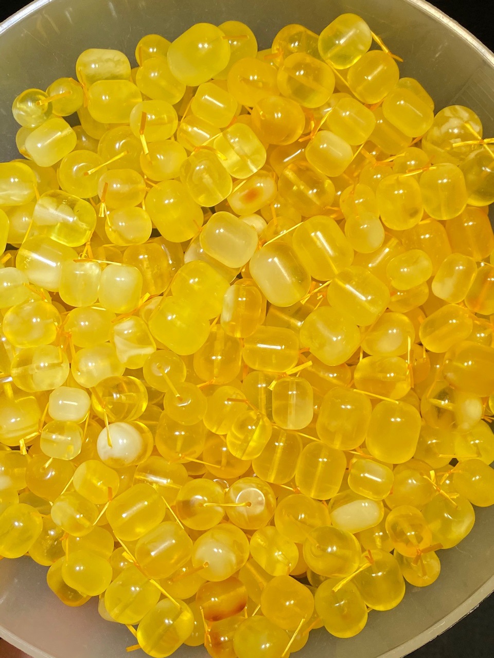 纯天然蜜蜡 鸡油黄桶珠 器型饱满规整   尺寸8-12   全品三无|ms