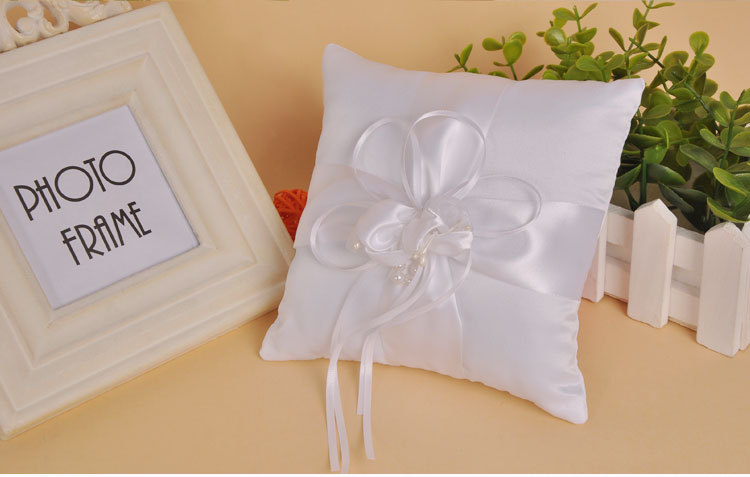 Cross-border best-selling European-style wedding supplies: pearl flower bud, cross bride ring pillow, flower ring pillow, wedding ring box detail image 8