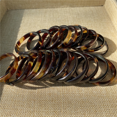 精品冒手镯酒红手镯花色款色泽靓丽儿童手镯