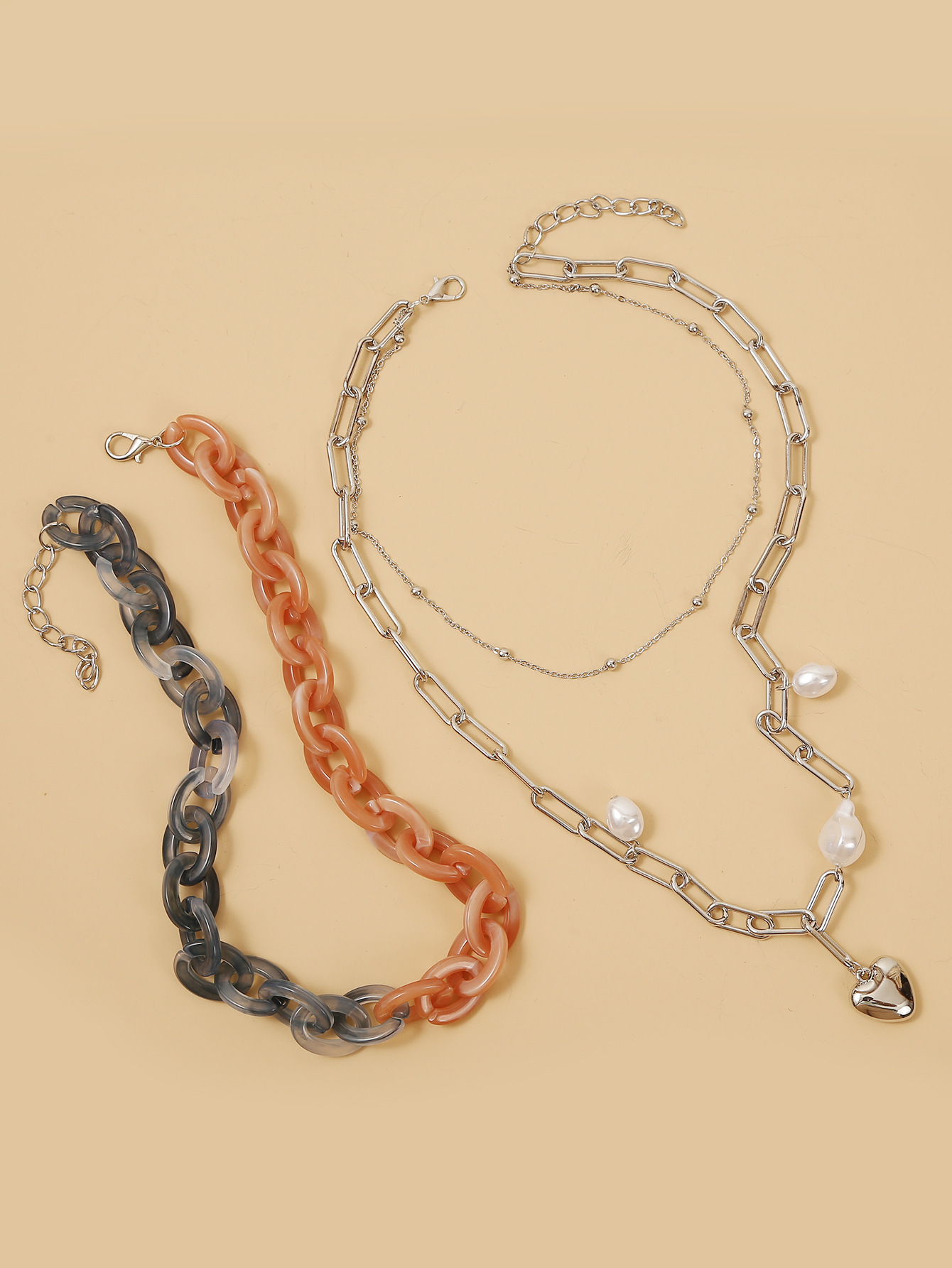 10424 Mode Legierung Perlen Halskette Halskette Anhänger Herzförmiger Acryl Zweiteiliger Schlüsselbein Kette Heißer Verkauf display picture 3