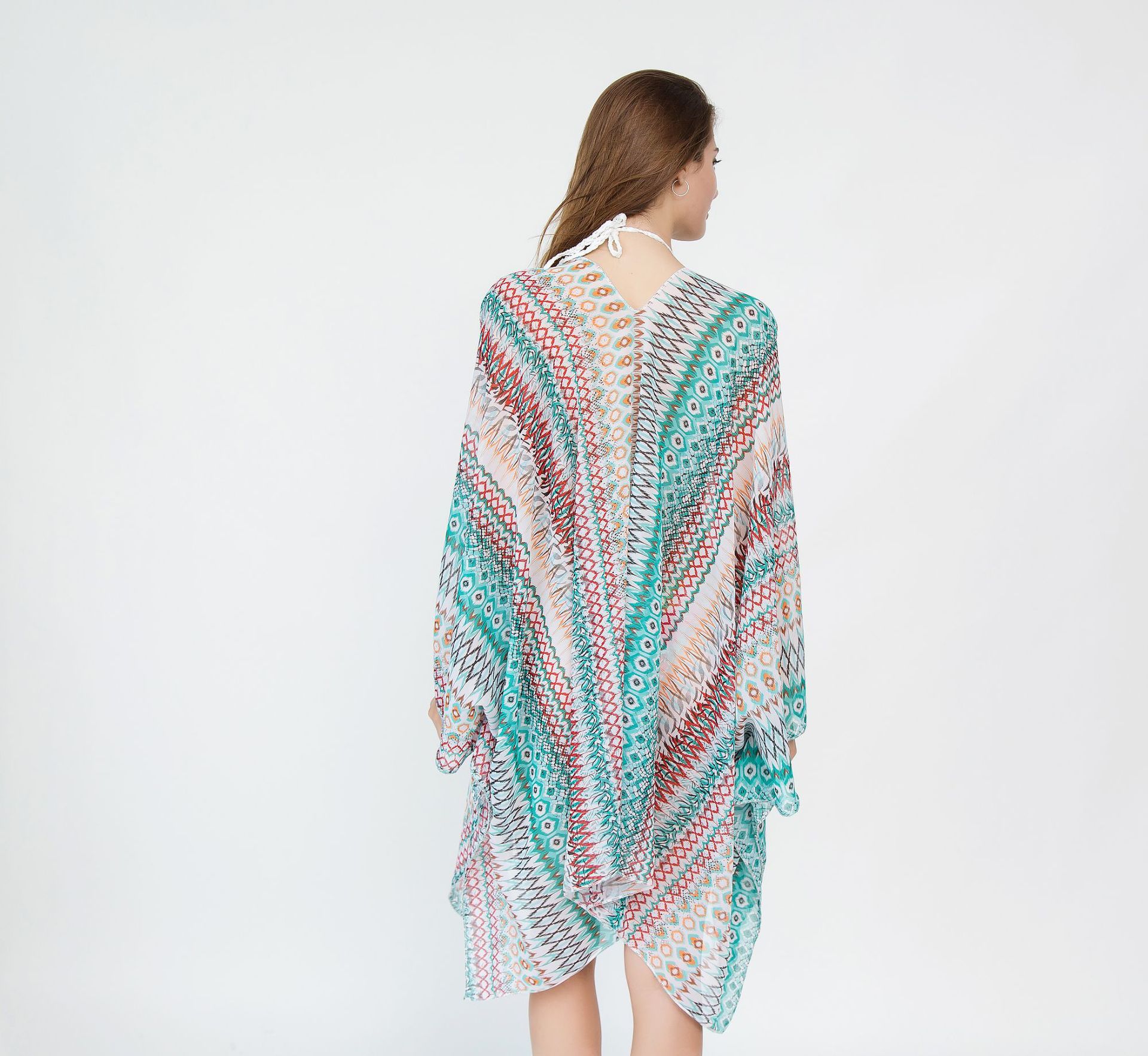 2020 nueva venta caliente estilo europeo y americano patrón geométrico playa bikini blusa protección solar kimono cardigan