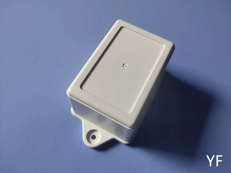 Блок проводки. Пластиковый корпус. Настенный ящик для инструментов 70*50*40мм (с ухом)