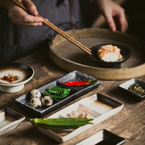 Japanese food seasoning plate, ceramic soy sauce dish, hot pot Japanese and Korean food dish, creative household sauce and vinegar dish tableware