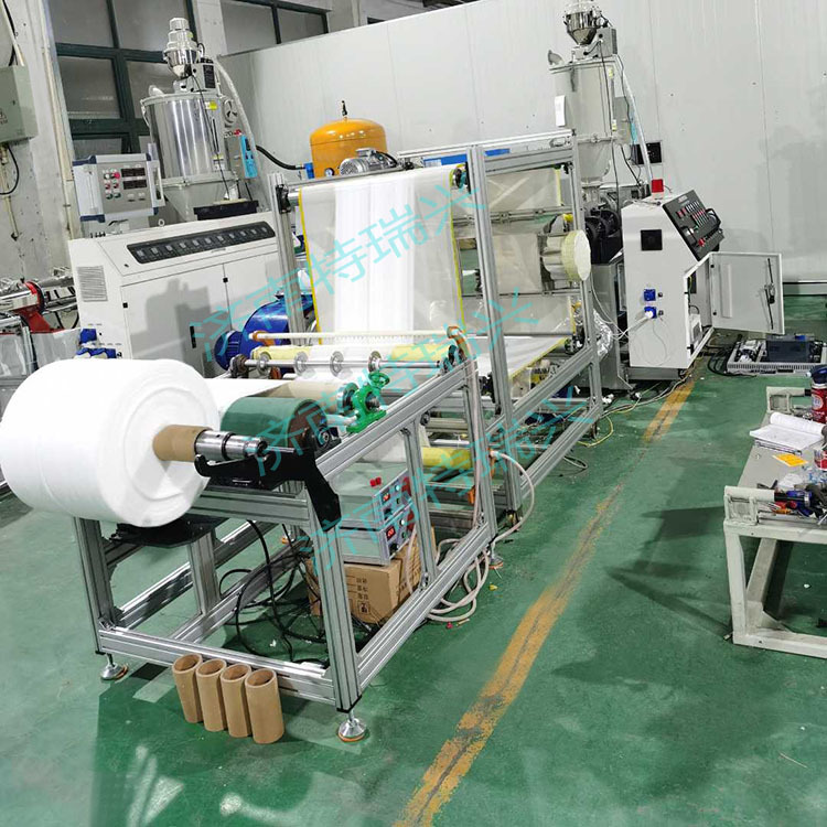 熔噴布生産線靜電駐極熔噴機醫用口罩熔噴布生産設備壹出三機廠家