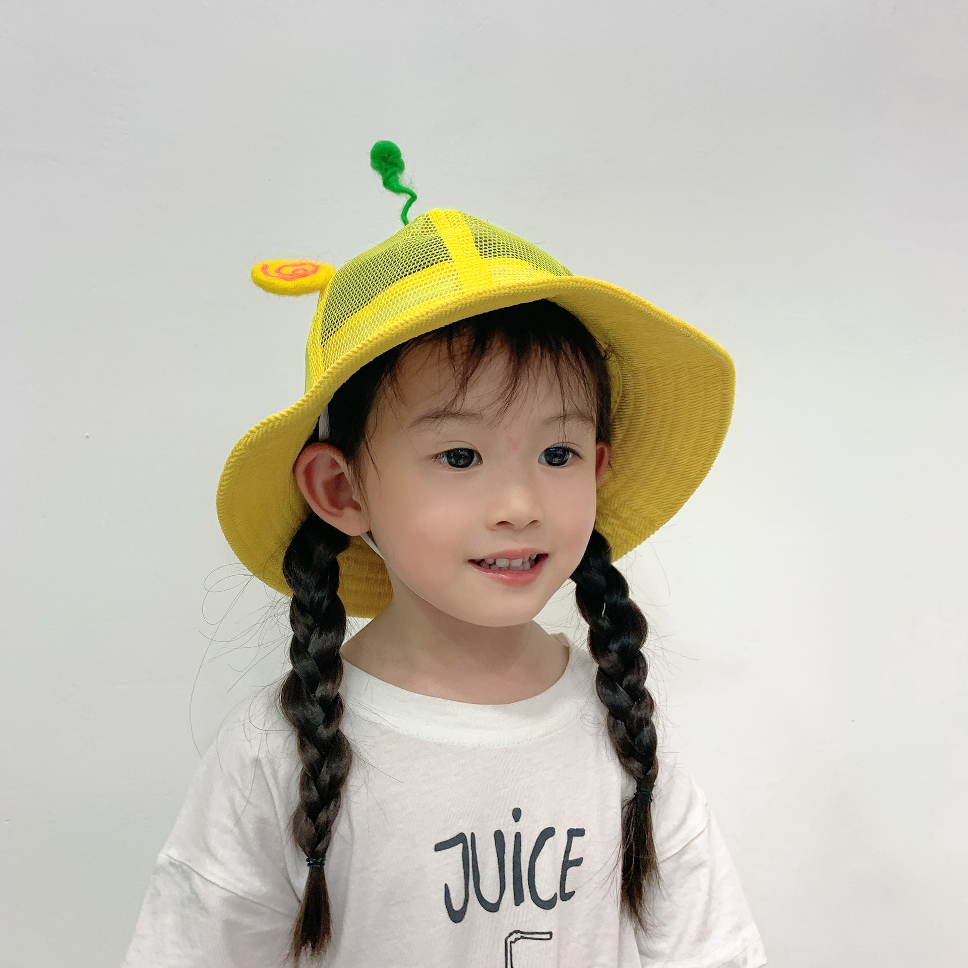 Summer Mesh Children's Hats Custom Hats Small Yellow Hats Sunscreen Parent-child Basin Hats display picture 3