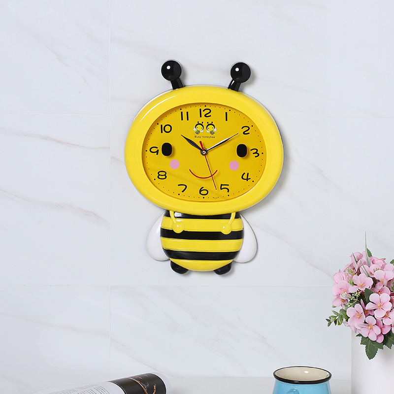 新商品かわいい漫画子供部屋ミュート時計クリエイティブ寝室リビングルームファッション掛け時計小さな蜂a15511