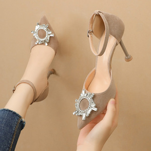 Pointed shallow high-heeled sandals with Rhinestones