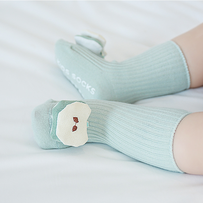 Calcetines para niños primavera y otoño dibujos animados fruta doble aguja bebé calcetines de algodón bebé antideslizante calcetines de piso cabeza de costura hecha a mano al por mayor