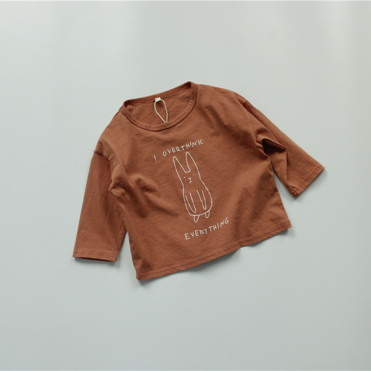 Camiseta de primavera para niños Camisa de fondo con estampado de manga larga para niños de algodón Camisa de niña de estilo coreano con cuello redondo tipo A suelta