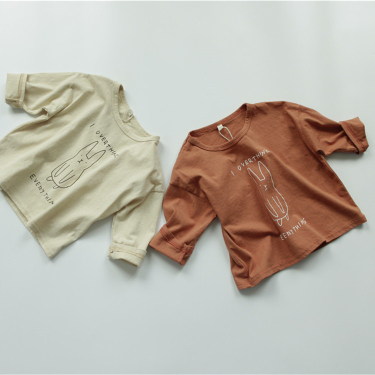 Camiseta de primavera para niños Camisa de fondo con estampado de manga larga para niños de algodón Camisa de niña de estilo coreano con cuello redondo tipo A suelta