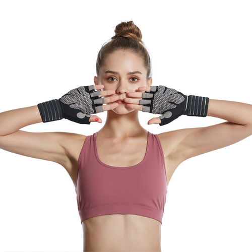 Half-finger fitness sports gloves thin sports sweat-absorbent anti-slip hand guards training horizontal bar riding gloves on behalf of