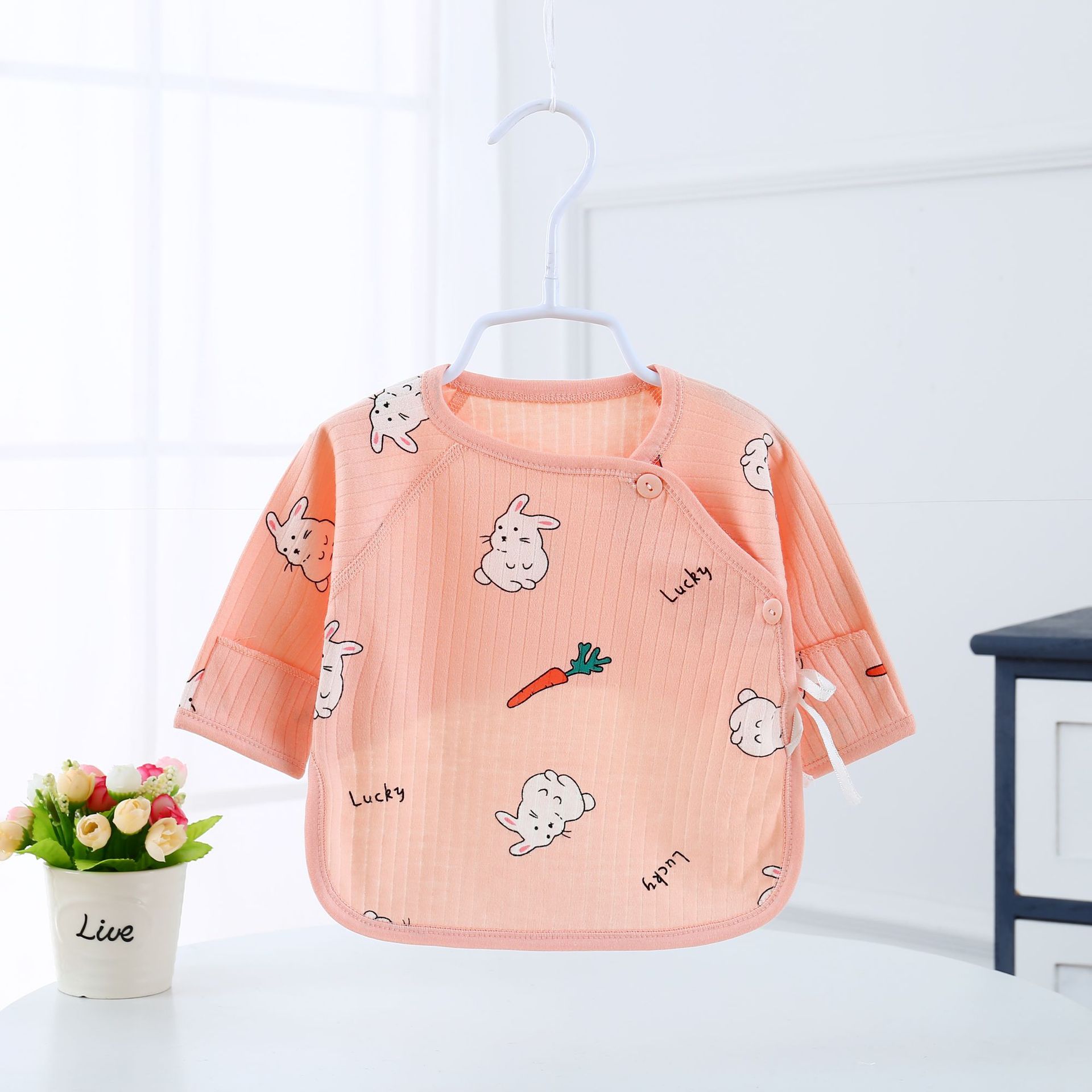 Four Seasons algodón recién nacido media espalda suministro directo de fábrica de los hombres de la niña del bebé botón de la Rebeca con cordones de las ventas directas de fábrica superior