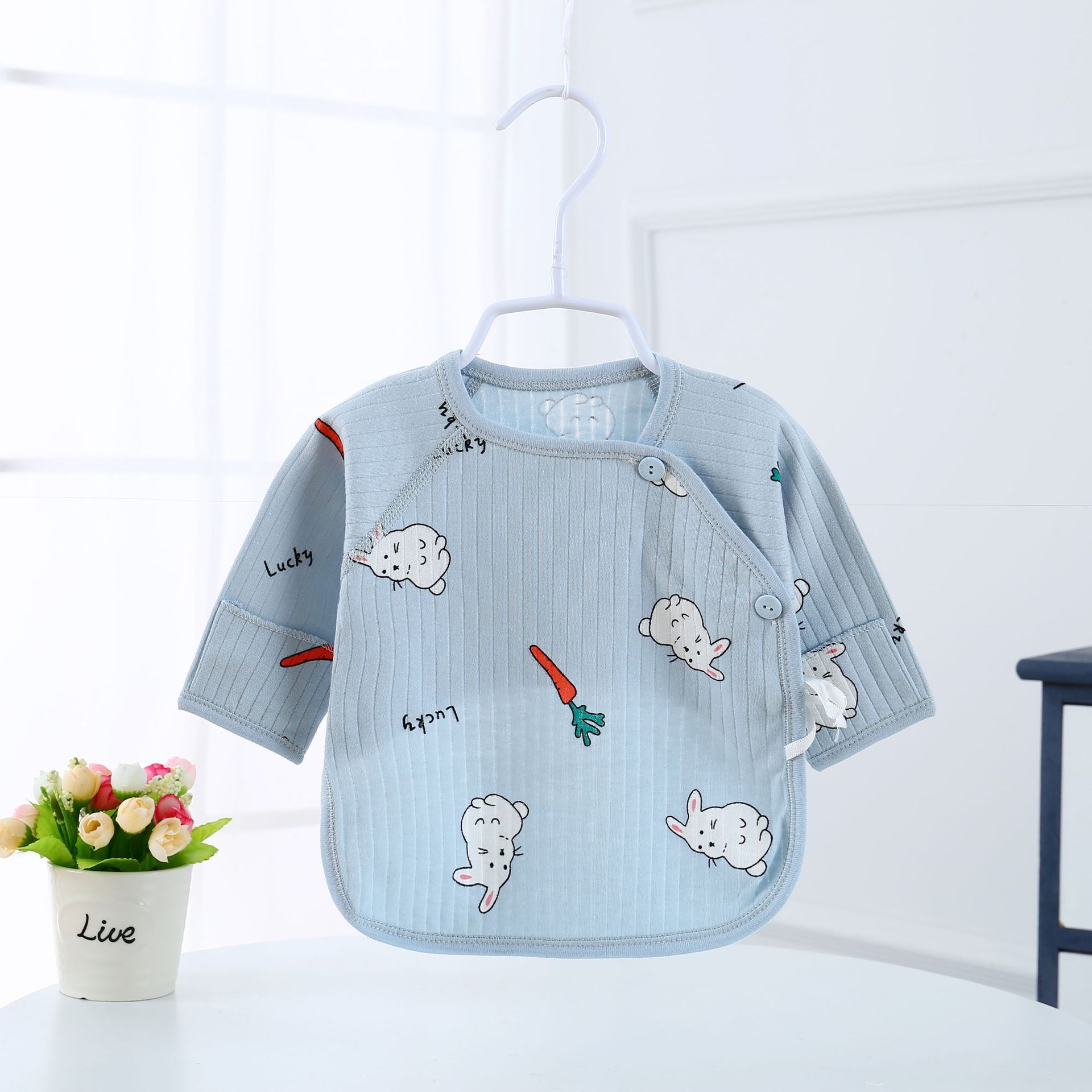 Four Seasons algodón recién nacido media espalda suministro directo de fábrica de los hombres de la niña del bebé botón de la Rebeca con cordones de las ventas directas de fábrica superior