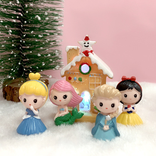Resin micro landscape ornaments, car ornaments, creative cute car ornaments, princess cake decoration ornaments, car dolls