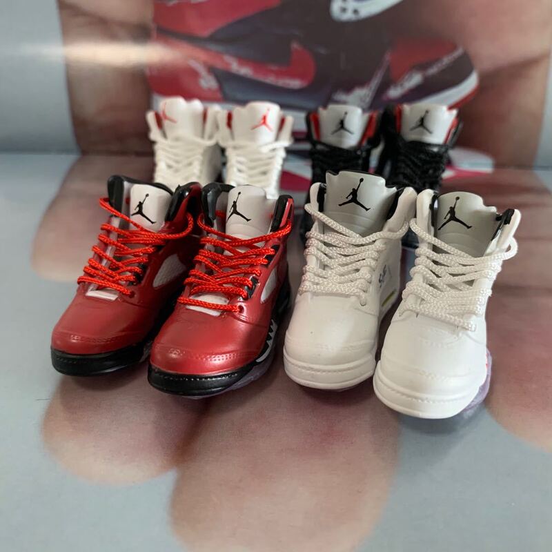 5Th Generation Aj5 Bare Shoe Model, Rukawa Kaede Red Wholesale Keychain, Jordan 3D Sneaker Model Pendant, Light Luxury