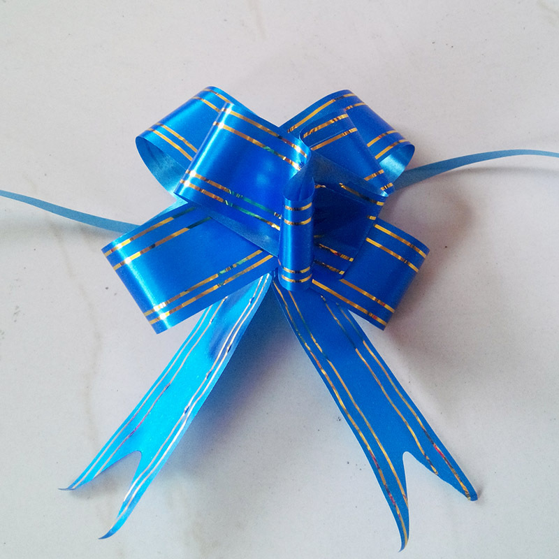 Fabricante al por mayor de empaques de flores para regalos navideños, cinta con borde dorado, 30 flores medianas atadas a mano.