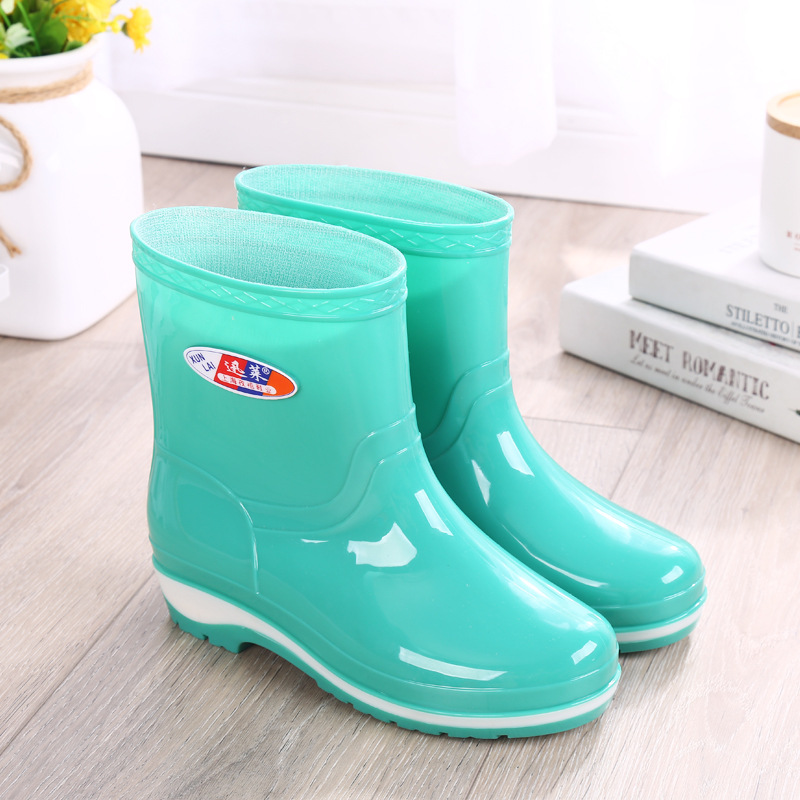 짧은 튜브 과일 녹색